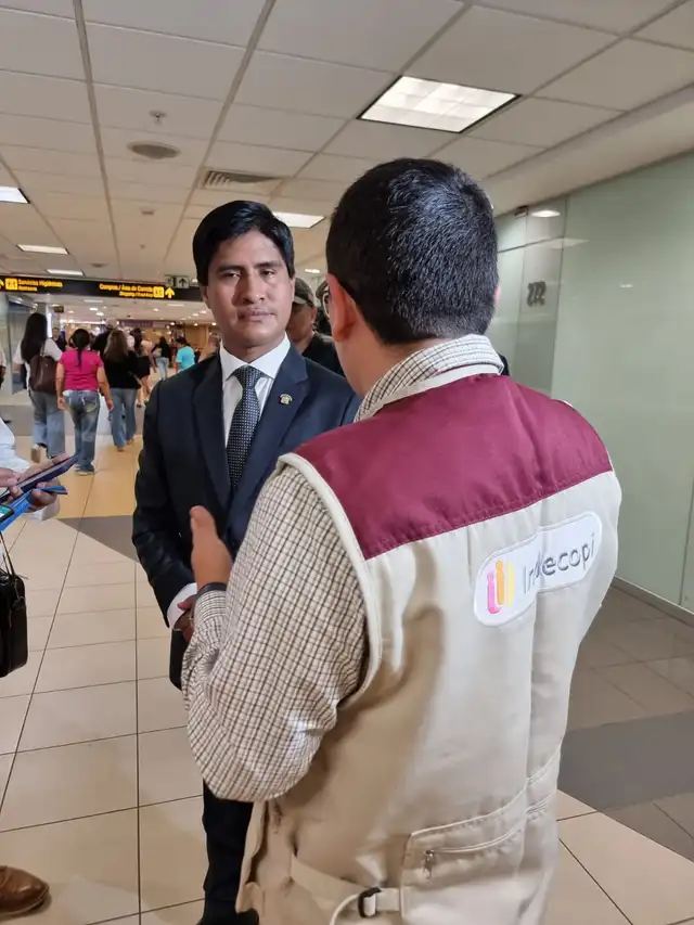 Legislador Wilson Soto anuncia que citará a ministro de Transportes al Congreso.