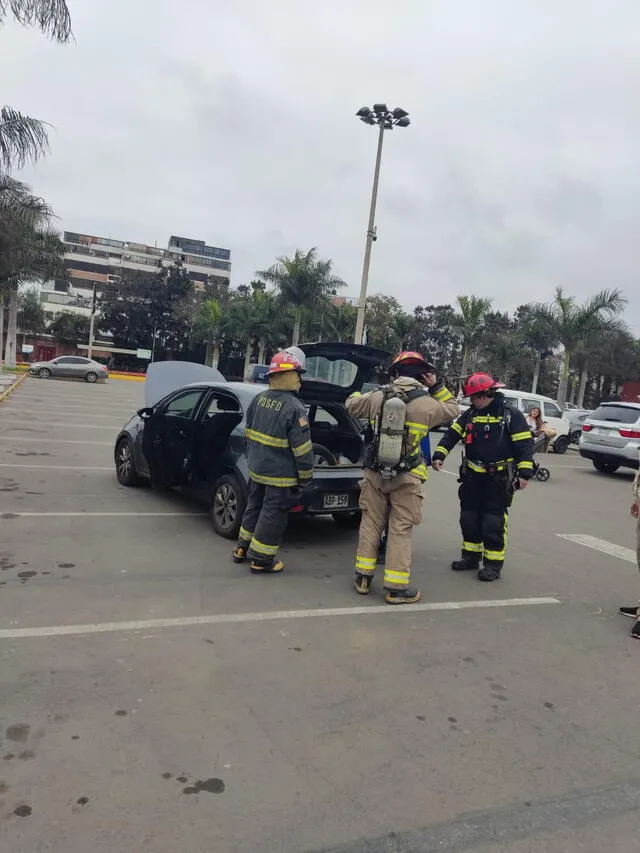 Fuga de gas de auto en el Parque de las Leyendas ya fue controlado.