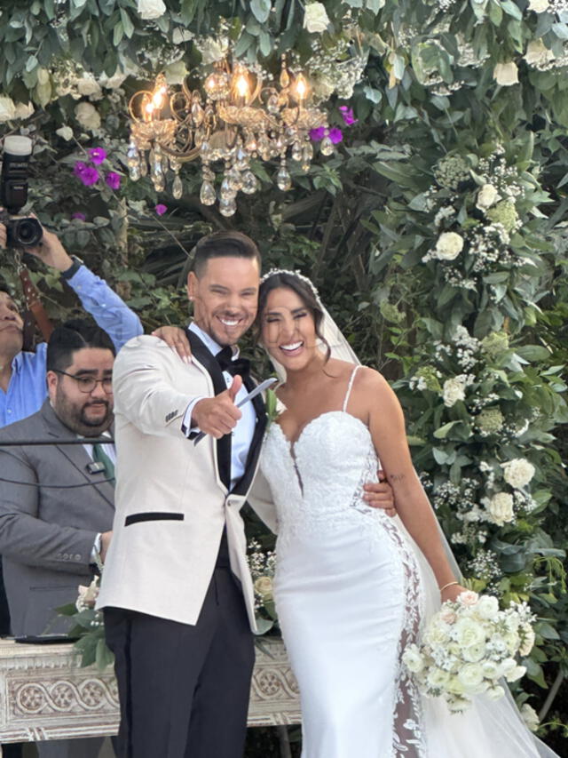 <em> Melissa Paredes y Anthony Aranda se casaron por civil. Foto: Omar Lozano</em>   