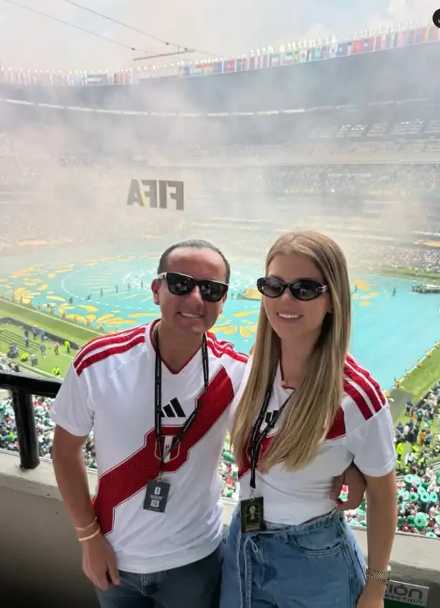 Brunella Horna y Richard Acuña presumen ubicación de lujo en el Estadio Azteca durante la inauguración del Mundial 2026 Brunella Horna y Richard Acuña presumen ubicación de lujo en el Estadio Azteca durante la inauguración del Mundial 2026