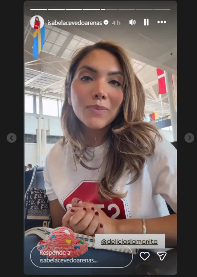 Isabel Acevedo invita al público a apoyar emprendimiento de la hija mayor de Domínguez.