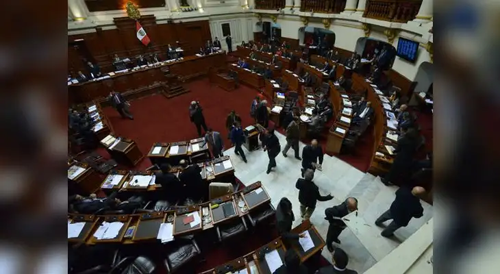 Congreso eligió a polémicos candidatos tras largo debate. Congreso eligió a polémicos candidatos tras largo debate.