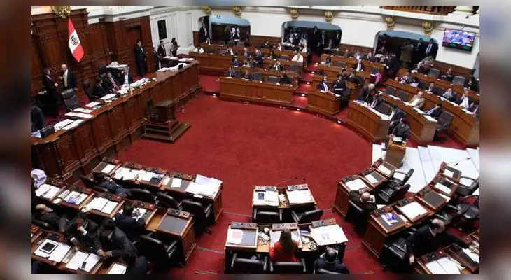 Cinco congresistas renunciaron a la bancada de Perú Posible.