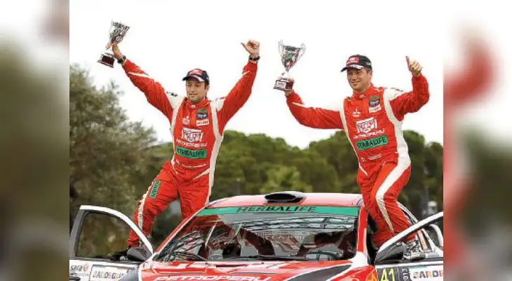 Gran título para el piloto peruano. Gran título para el piloto peruano.