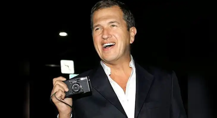 Mario Testino, Oficial de la Más Excelsa Orden del Imperio Británico Mario Testino, Oficial de la Más Excelsa Orden del Imperio Británico
