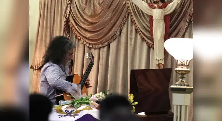 Reconocen el talento del maestro. Reconocen el talento del maestro.