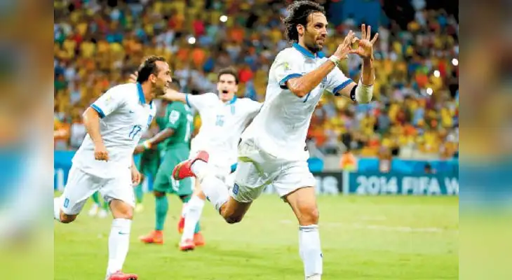 Grecia hace historia al clasificar por primera vez a octavos.