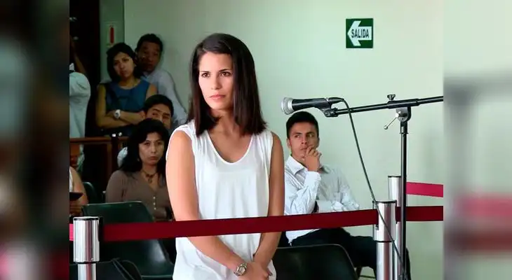 Está muy molesta y cansada de llevar diez años en juicio. Está muy molesta y cansada de llevar diez años en juicio.