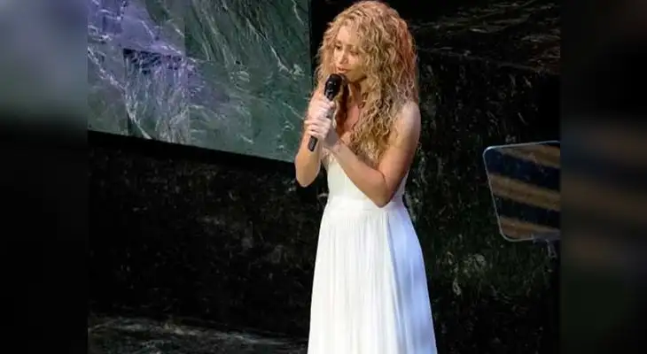 Shakira conmovió con el tema musical. Shakira conmovió con el tema musical.