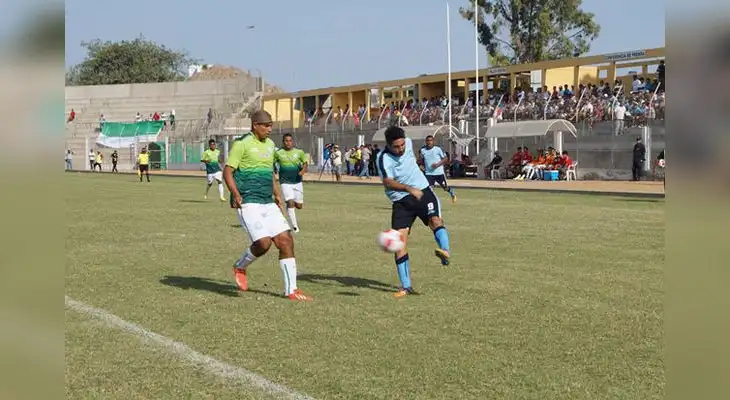 Velásquez es la carta de gol de Willy Serrato Velásquez es la carta de gol de Willy Serrato