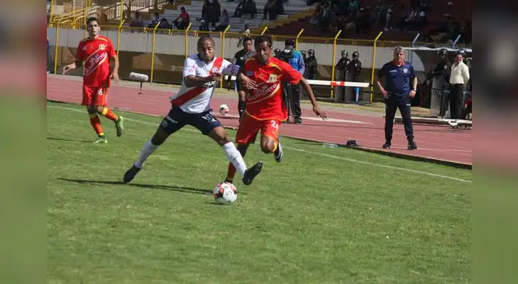 Junior Ross tuvo un duelo especial con Damián Ísmodes