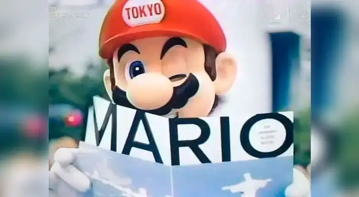 Mario Bros coquetea con la cámara durante la presentación de Tokio 2020 Mario Bros coquetea con la cámara durante la presentación de Tokio 2020