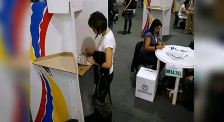 Colombianos rechazaron el acuerdo de paz Colombianos rechazaron el acuerdo de paz