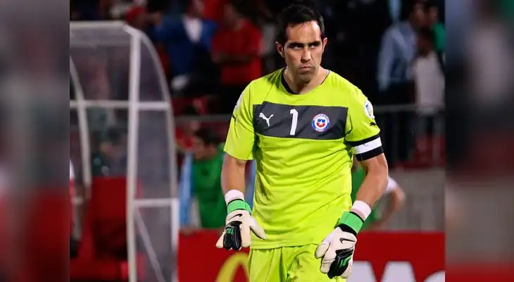 Claudio Bravo: "Jamás dije que no vine a la selección por lesión"
