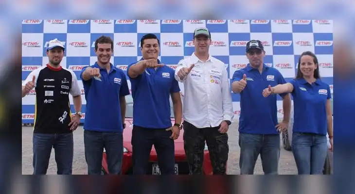 Fuchs es parte de ETNA RACING TEAM 2017. También destacan José Luis Tommasini, Lucho Mendoza Jr., Lucho Alayza y Verónica Peyón Fuchs es parte de ETNA RACING TEAM 2017. También destacan José Luis Tommasini, Lucho Mendoza Jr., Lucho Alayza y Verónica Peyón