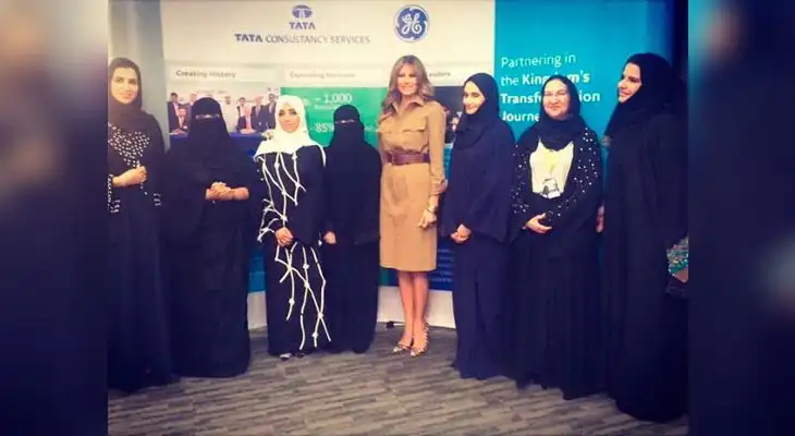 Melania Trump fue admirada por las mujeres de Arabia Saudita