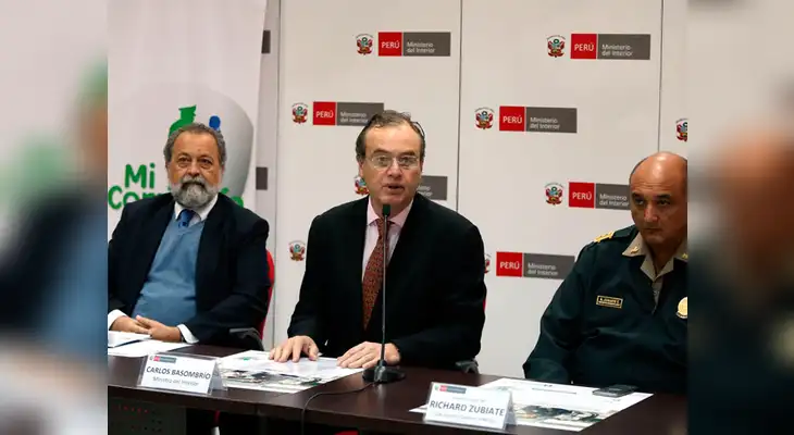 Ministro del Interior Carlos Basombrio denuncia vinculación de dirigente magisterial con Sendero Luminoso