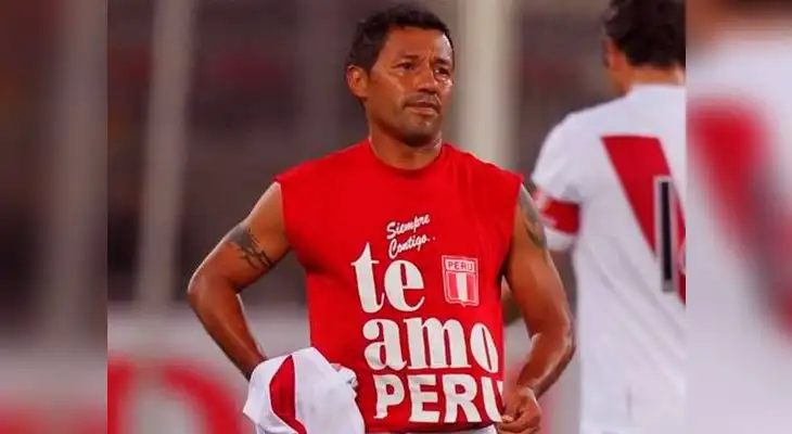 Roberto 'El chorri' Palacios se emociono al ver que Perú clasificó al mundial.