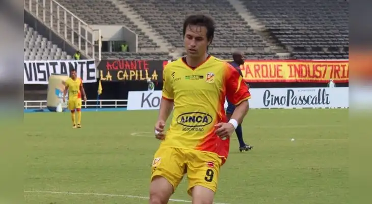 Binacional sería su décimo equipo de Bustamante, pero al recortarle sueldo ya no viene Binacional sería su décimo equipo de Bustamante, pero al recortarle sueldo ya no viene