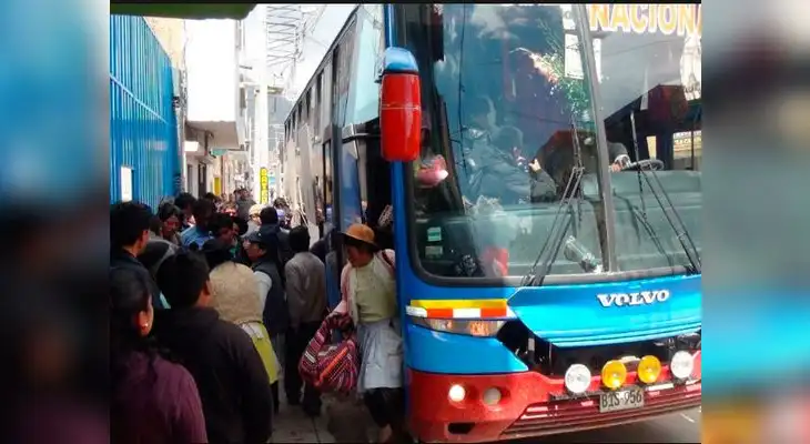 32 pasajeros asaltados en bus interprovincial 32 pasajeros asaltados en bus interprovincial