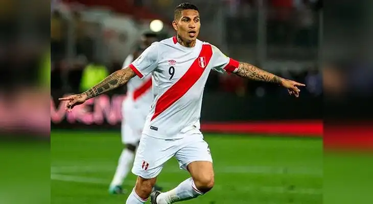 Álbum Panini lo tenía considerado dentro las 18 figuritas de Perú
