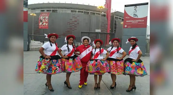 Chato con las Chicas Mañaneras orgullosos de la selección.