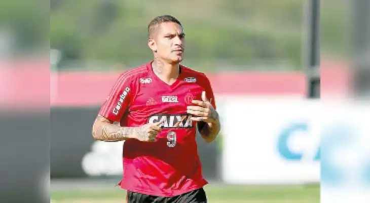 Paolo Guerrero estaría escuchando ofertas en Argentina Paolo Guerrero estaría escuchando ofertas en Argentina