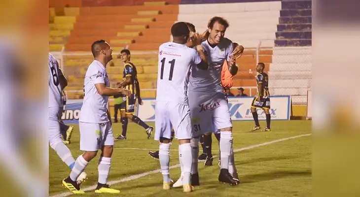 Real Garcilaso le ganó 3-1 a Sport Rosario y comparte primer lugar con Melgar y San Martín