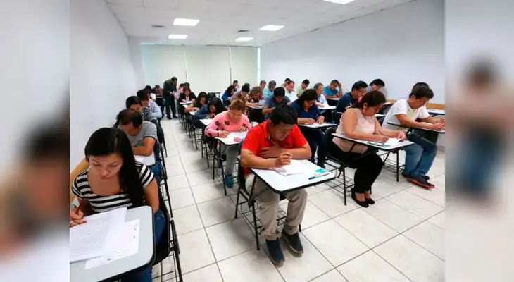 Cerca de 200 mil maestros rinden prueba para para nombramiento