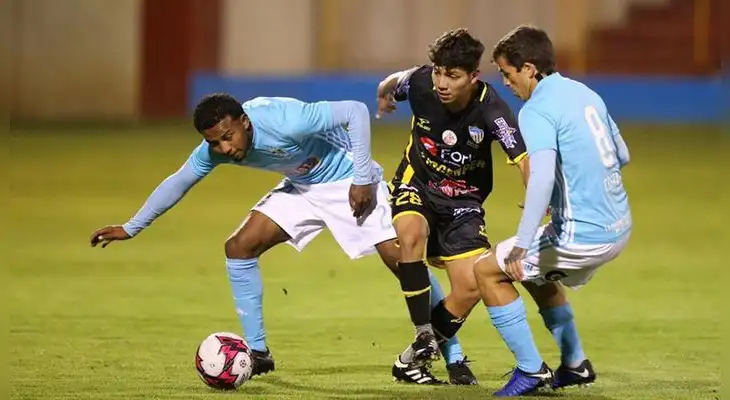 Horacio Calcaterra anotó cuatro goles en la goleada del Cristal 8-0 Sport Rosario Horacio Calcaterra anotó cuatro goles en la goleada del Cristal 8-0 Sport Rosario