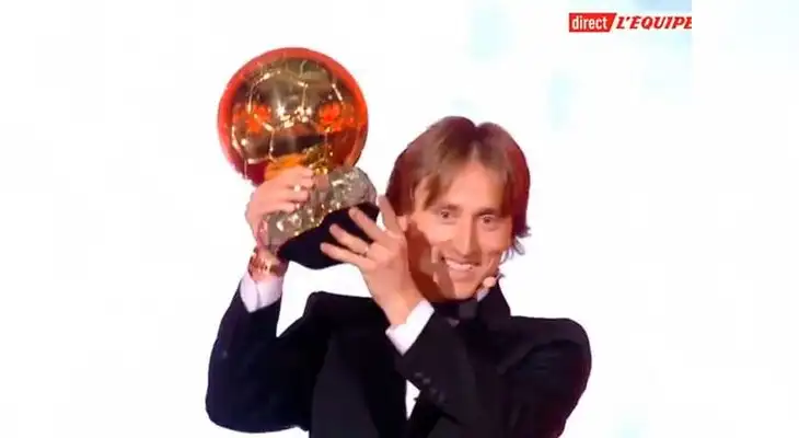 Luka Modric fue elegido el mejor jugador del año Luka Modric fue elegido el mejor jugador del año