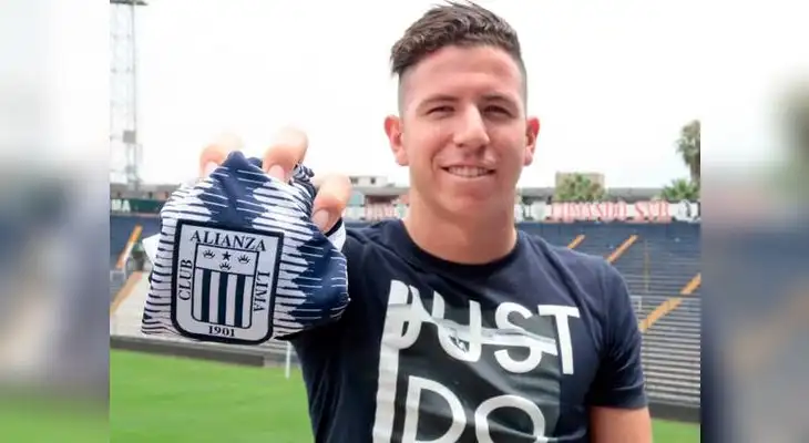 Adrián Ugarriza firmó contrato con Alianza Lima por todo el 2019 Adrián Ugarriza firmó contrato con Alianza Lima por todo el 2019