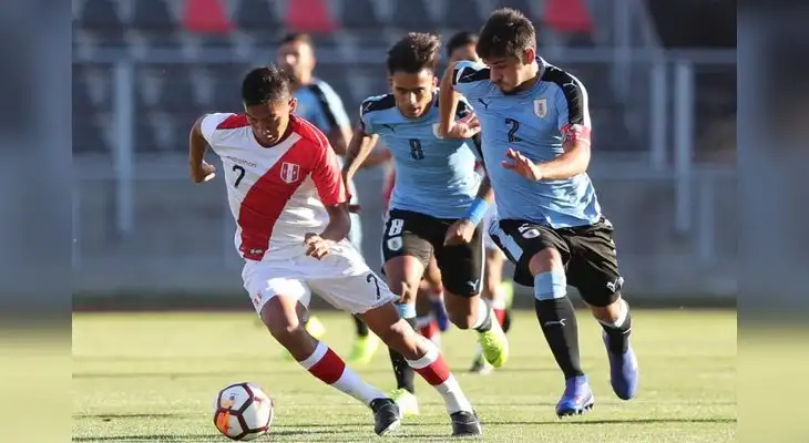 Perú vs Uruguay se enfrentan por la primera fecha del grupo B