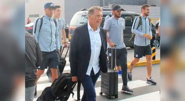 Íntimos viajan rumbo a Ecuador para disputar su primer partido del año Íntimos viajan rumbo a Ecuador para disputar su primer partido del año