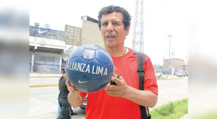 El 'Poeta de la Zurda' celebra los 118 años de Alianza Lima