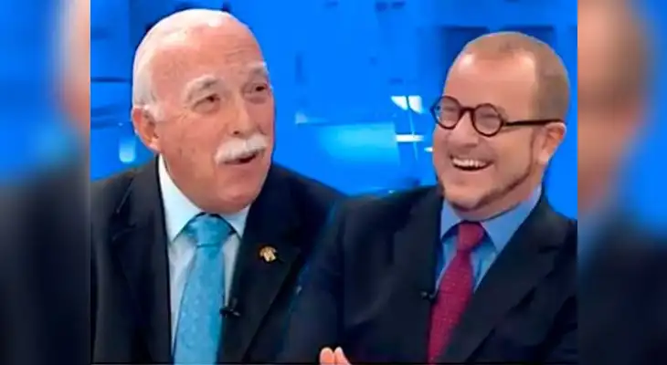 Reacción de Carlos Tubino sacó una gran carcajada en periodista que lo entrevistó Reacción de Carlos Tubino sacó una gran carcajada en periodista que lo entrevistó