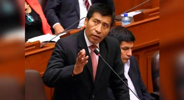 Congresista Moisés Mamani sería suspendido