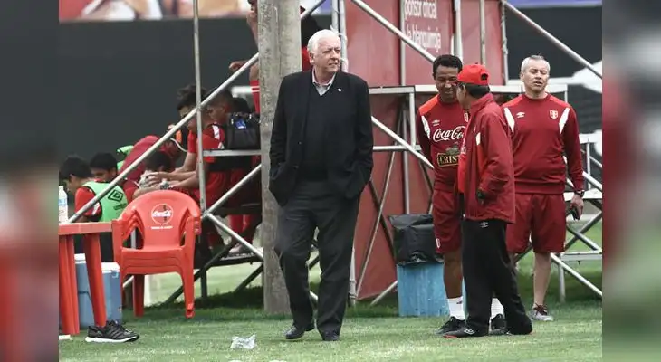 García Pye le dice al Inter que no debió poner al Perú en la disyuntiva de prestar o no a Paolo Guerrero. FOTO: Libero García Pye le dice al Inter que no debió poner al Perú en la disyuntiva de prestar o no a Paolo Guerrero. FOTO: Libero