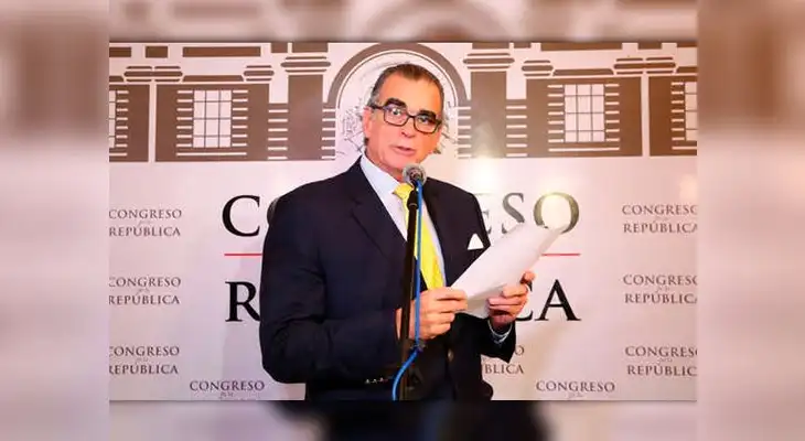 Procurador exige, además, el levantamiento de su inmunidad Procurador exige, además, el levantamiento de su inmunidad