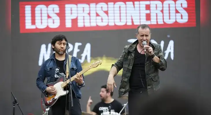 Los Prisioneros hicieron vibrar al pueblo chileno Los Prisioneros hicieron vibrar al pueblo chileno