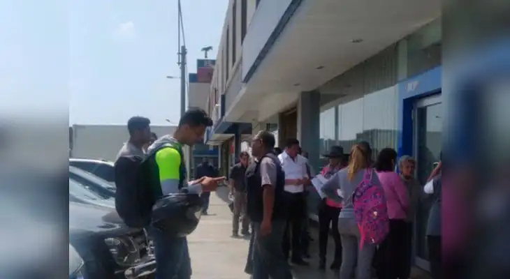 Delincuentes irrumpieron en zona bancaria e hiceron varios disparos al aire Delincuentes irrumpieron en zona bancaria e hiceron varios disparos al aire