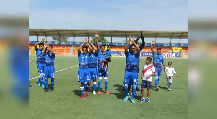 Sport Estrella ganó 4-1 a Comerciantes en el Sesquicentenario de Sechura. FOTO: Roberto Saavedra