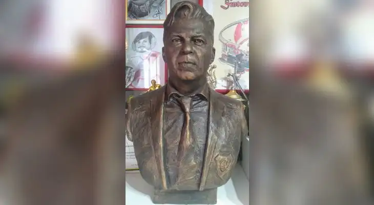 La escultura en honor a Gallardo