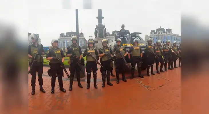 La policía está alerta en la Plaza Dos de Mayo ante anuncio de paro