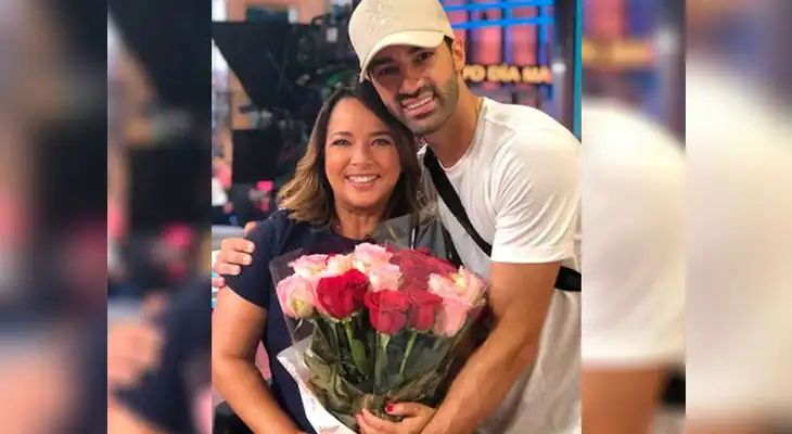 Adamari Lopez y su pareja se casarán Adamari Lopez y su pareja se casarán