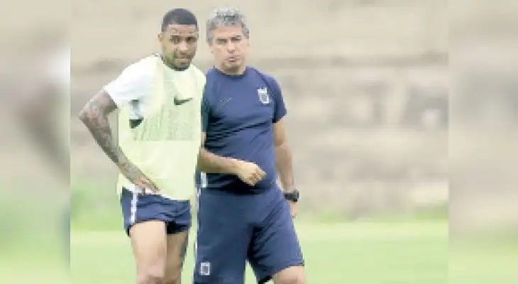 El Profesor espera que la rompan en Alianza. Hoy sigue pretemporada en Cieneguilla El Profesor espera que la rompan en Alianza. Hoy sigue pretemporada en Cieneguilla