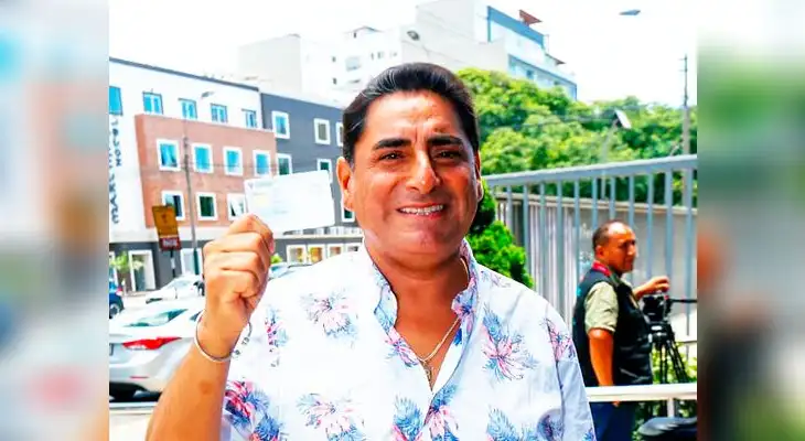 Carlos Álvarez cumplió con su deber cívico Carlos Álvarez cumplió con su deber cívico