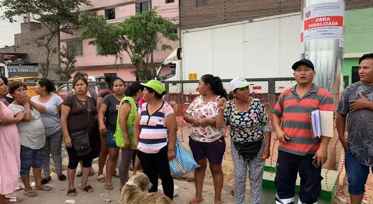 Vecinos de El Agustino reclaman por antena Vecinos de El Agustino reclaman por antena