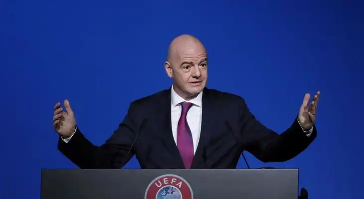 Infantino sabe que el el fútbol puede esperar. Infantino sabe que el el fútbol puede esperar.