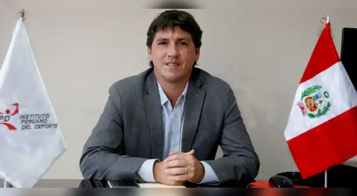 Exdirigente de Universitario pidió a Indecopi que tome cartas en el asunto. Exdirigente de Universitario pidió a Indecopi que tome cartas en el asunto.